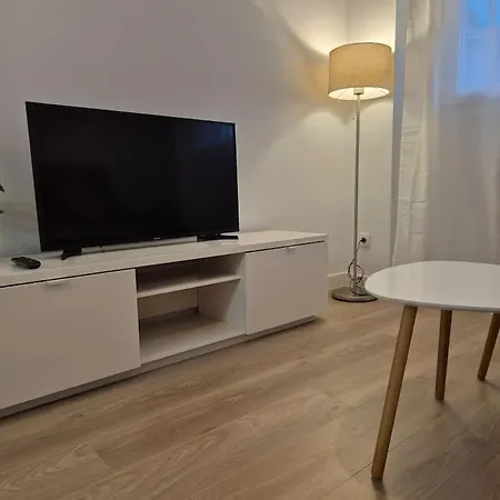 Appartamento 650a Acogedor Con Garaje By R2r Consulting *